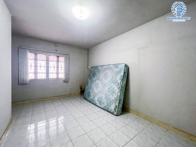 *****ทาวน์เฮ้าส์มือสอง ม.เคซี รามอินทรา3 หทัยราษฎร์ เนื้อที่กว้าง 16.10 ตร.ว. ฟังก์ชัน 2 ห้องนอน 2 ห้องน้ำ 1 ที่จอดรถ สภาพดีพร้อมเข้าอยู่ ใกล้ตลาดประจำหมู่บ้าน โครงการบนทำเลเดินทางสะดวก เชื่อมต่อถนนรามอินทรา ถนนคู้บอน ถนนหทัยราษฎร์  ใกล้จุดขึ้นทางด่วน "จุติโชติ"